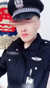 抖音警官吃瓜,趣味互动引网友热议