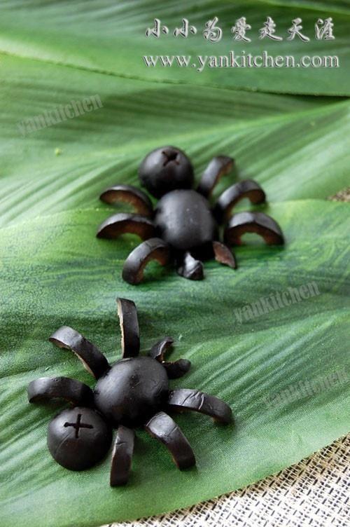 黑蜘蛛吃瓜,一场生态奇观